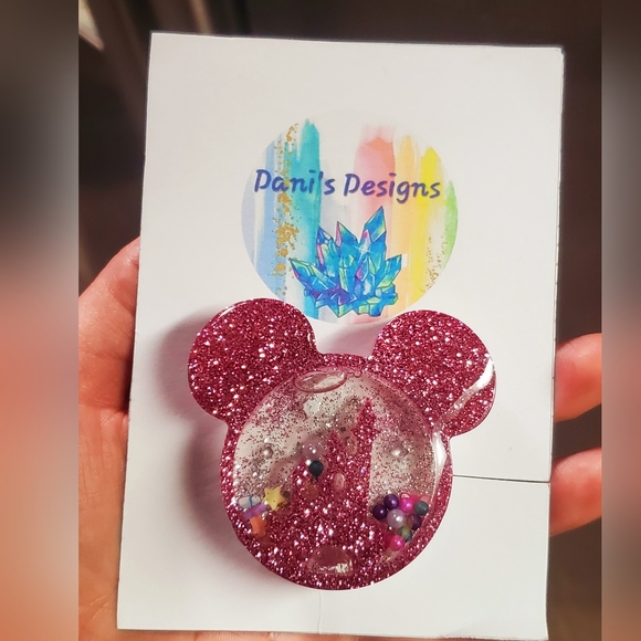 Hand Crafted Other - Shaker phone grip